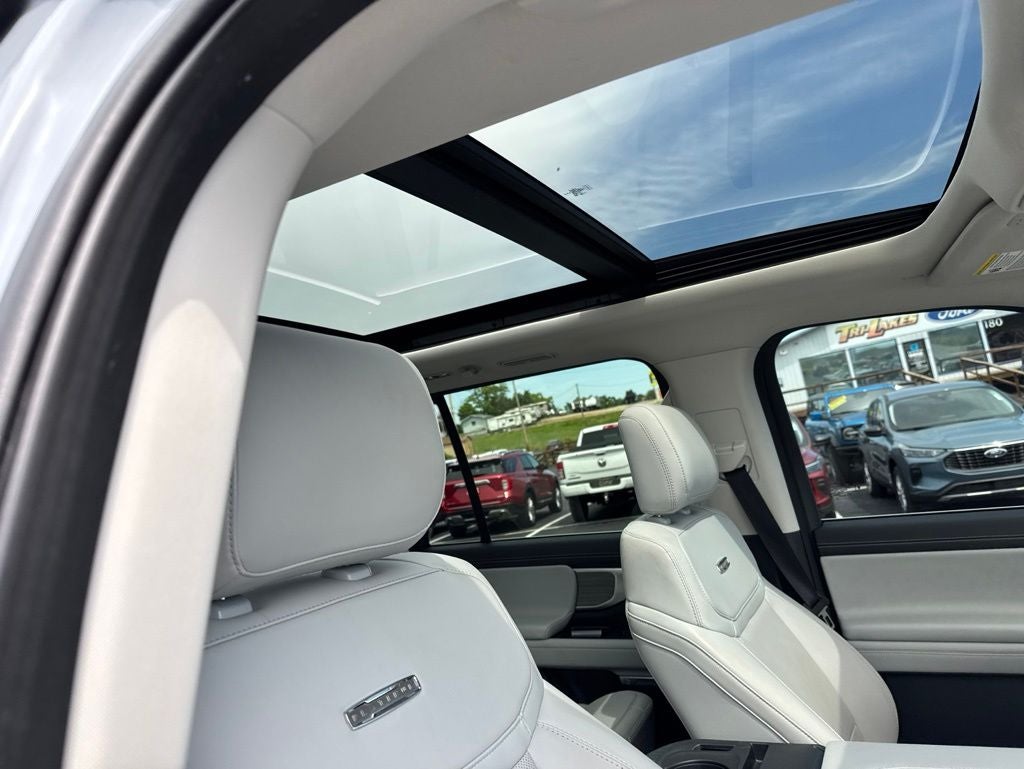 2025 Ford Expedition Platinum