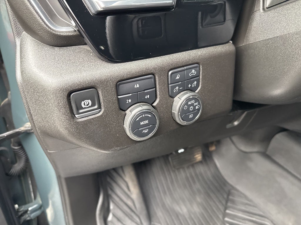 2025 Chevrolet Silverado 2500HD 4WD Crew Cab Standard Bed LT