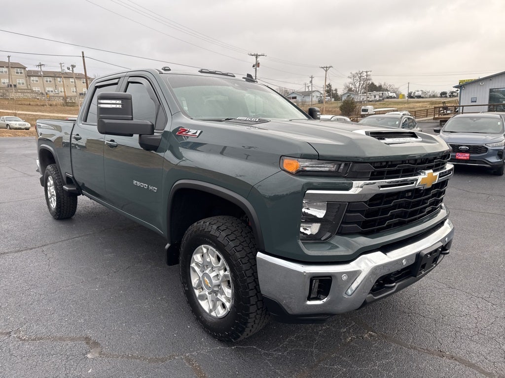 2025 Chevrolet Silverado 2500HD 4WD Crew Cab Standard Bed LT