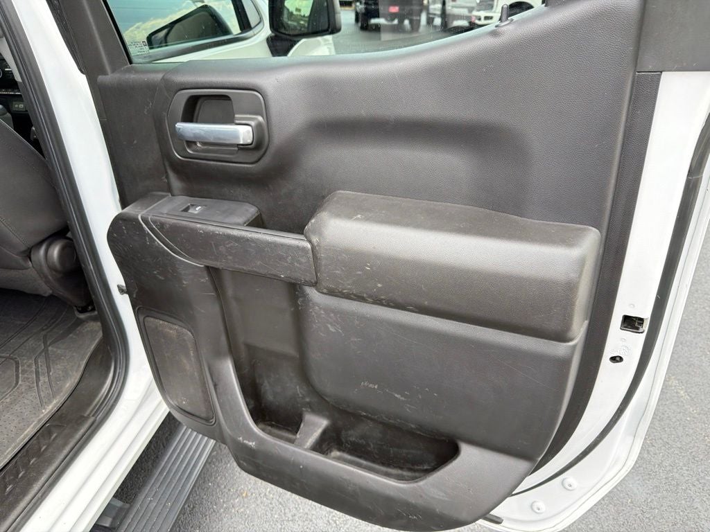 2022 Chevrolet Silverado 1500 4WD Crew Cab Short Bed Custom