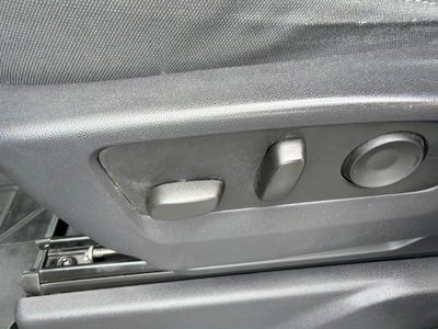 2022 Chevrolet Silverado 1500 4WD Crew Cab Short Bed Custom