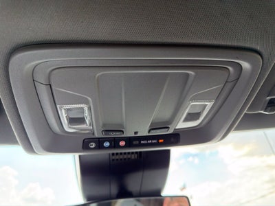 2022 Chevrolet Silverado 1500 4WD Crew Cab Short Bed Custom