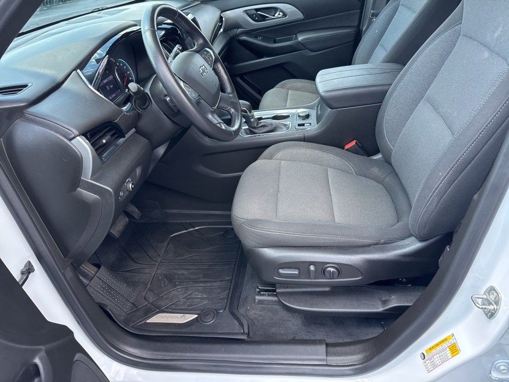2022 Chevrolet Traverse AWD LT Cloth