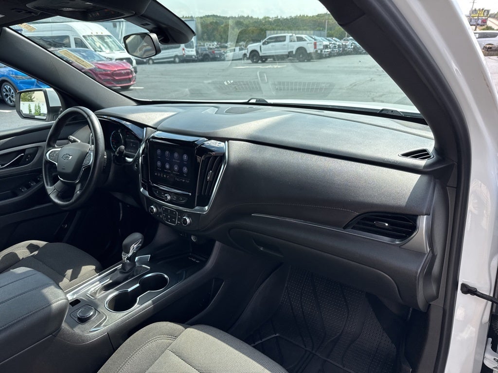 2022 Chevrolet Traverse AWD LT Cloth