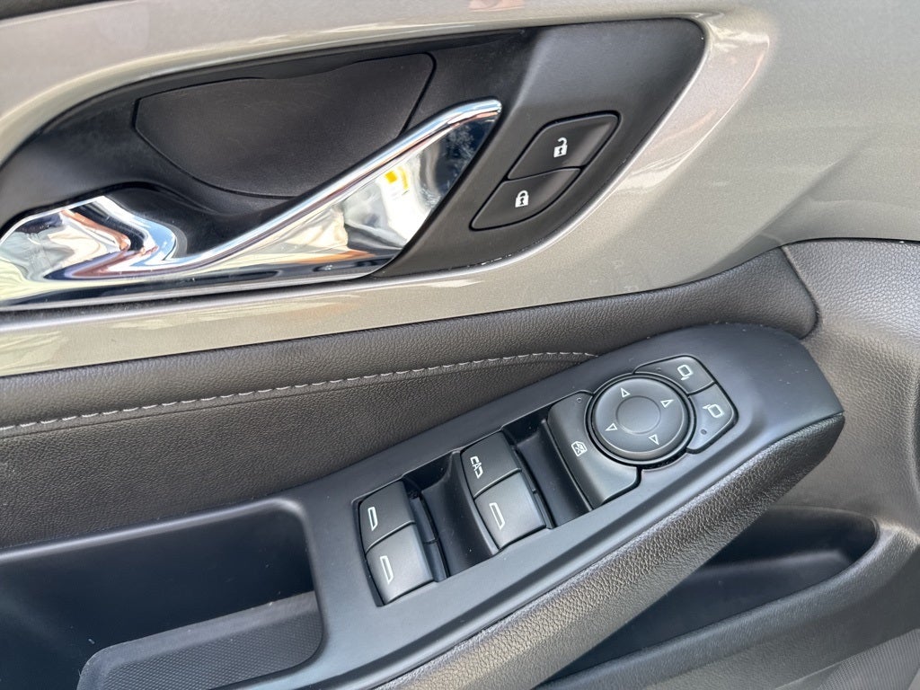 2022 Chevrolet Traverse AWD LT Cloth