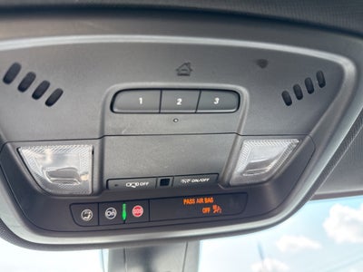 2022 Chevrolet Traverse AWD LT Cloth