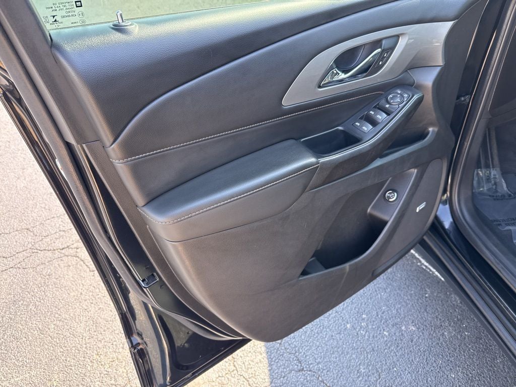 2021 Chevrolet Traverse LT Leather