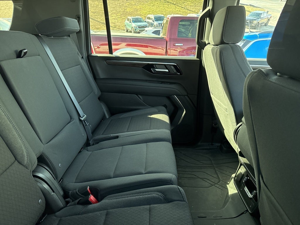 2026 Chevrolet Suburban LS, 4WD