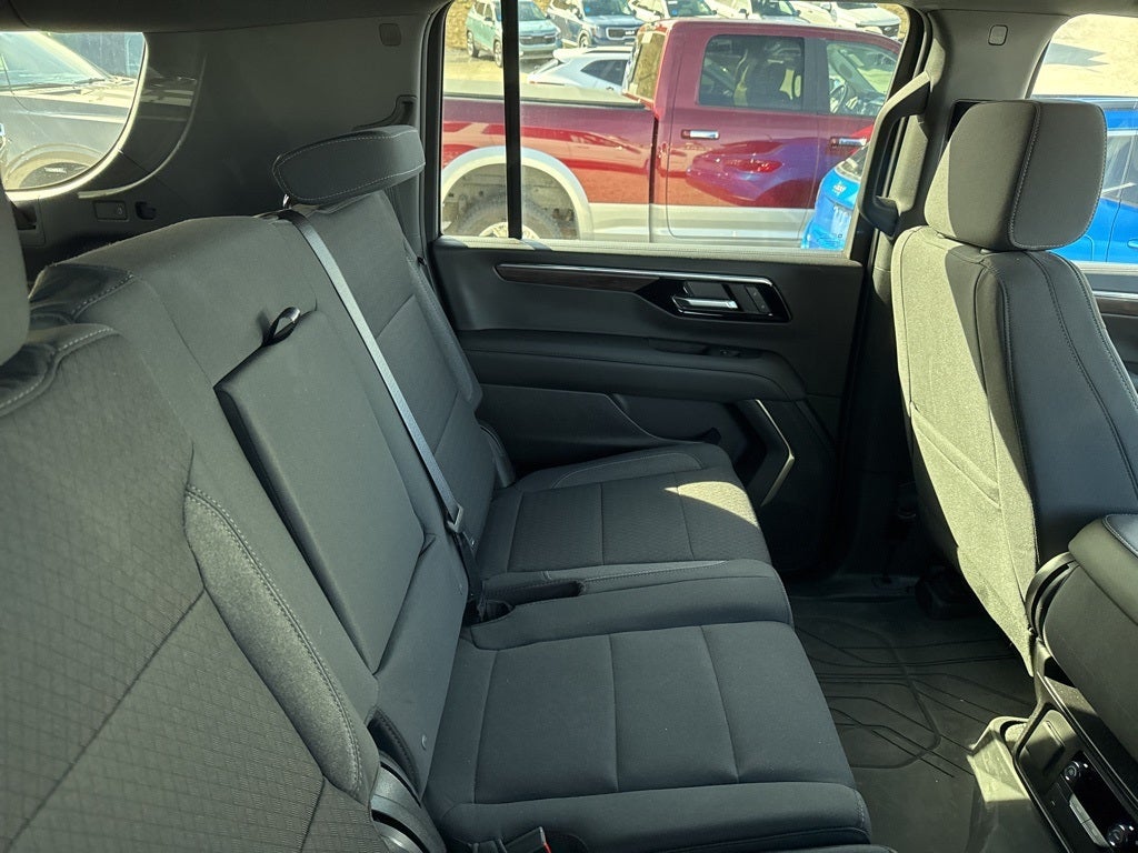 2026 Chevrolet Suburban LS, 4WD