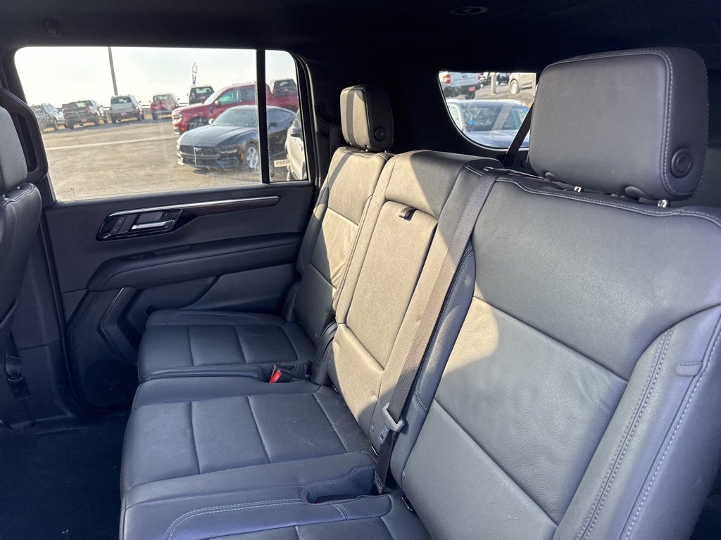 2025 Chevrolet Suburban 4WD Z71