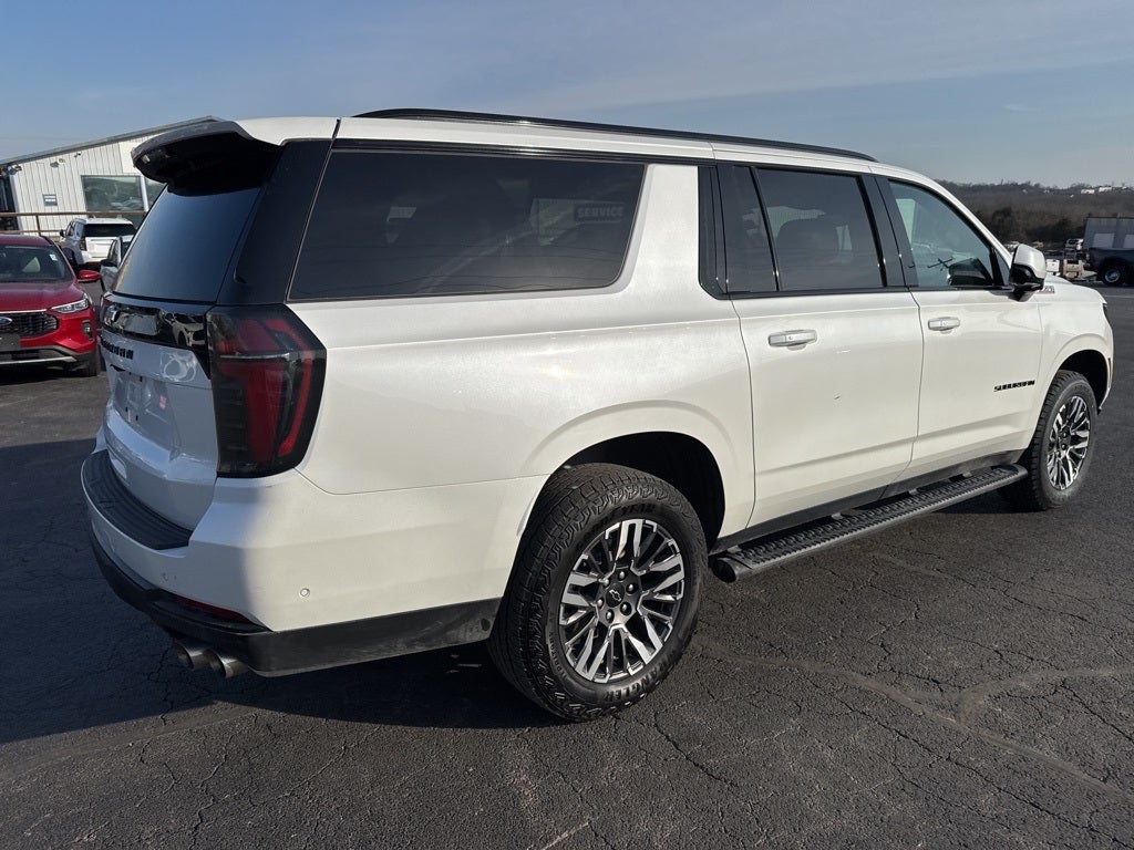 2025 Chevrolet Suburban 4WD Z71