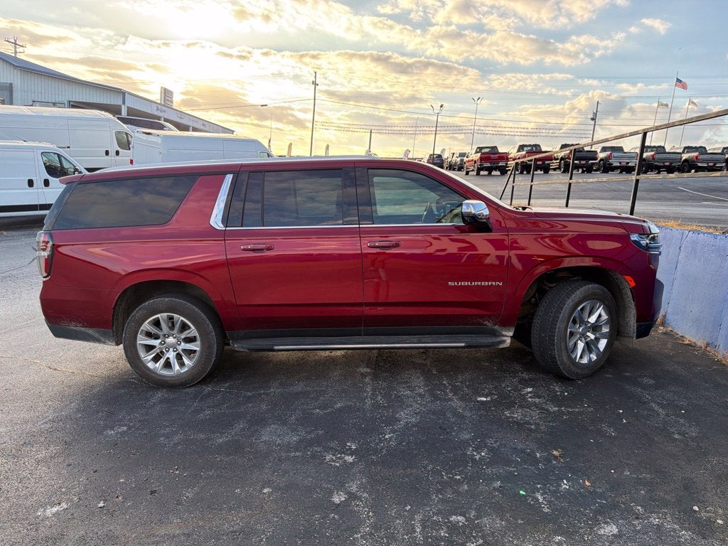 2023 Chevrolet Suburban 4WD Premier