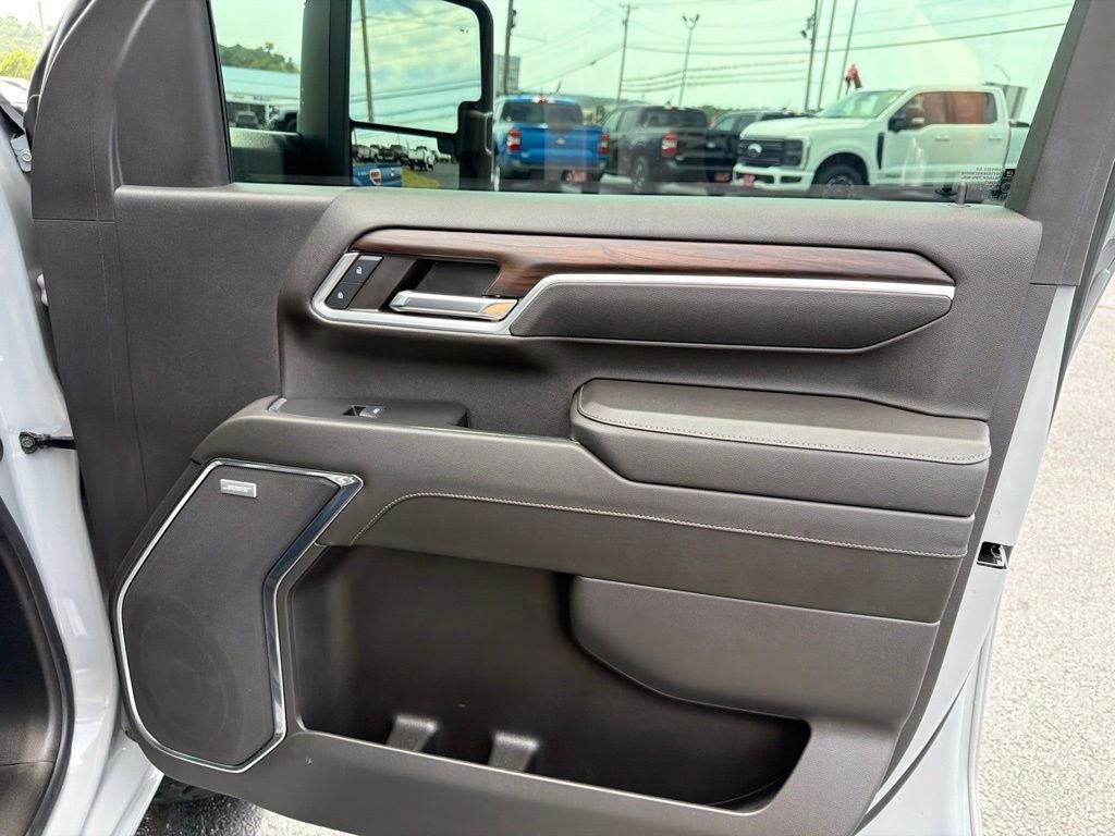 2024 GMC Sierra 2500HD 4WD Crew Cab Standard Bed SLT