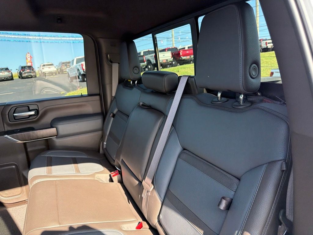 2023 GMC Sierra 2500HD 4WD Crew Cab Standard Bed Denali