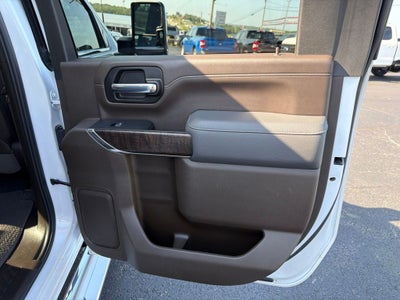 2023 GMC Sierra 2500HD 4WD Crew Cab Standard Bed Denali