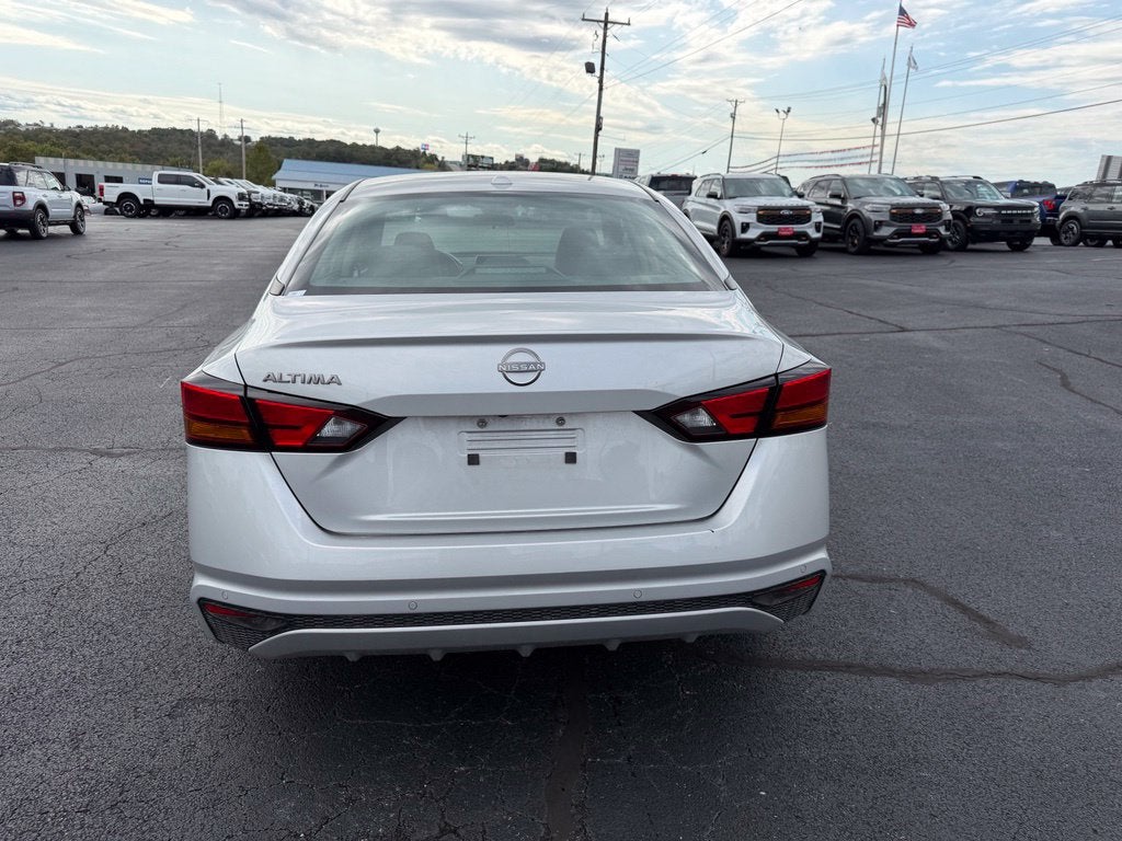 2025 Nissan Altima SV FWD