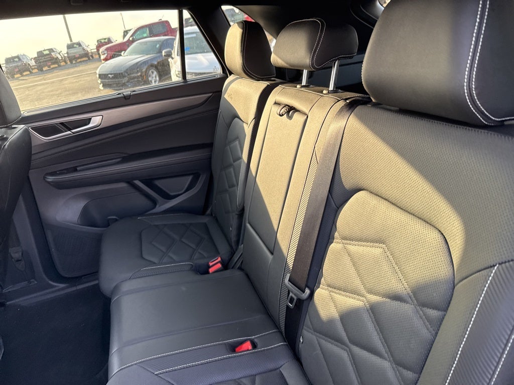 2025 Volkswagen Atlas Cross Sport 2.0T SE w/Technology