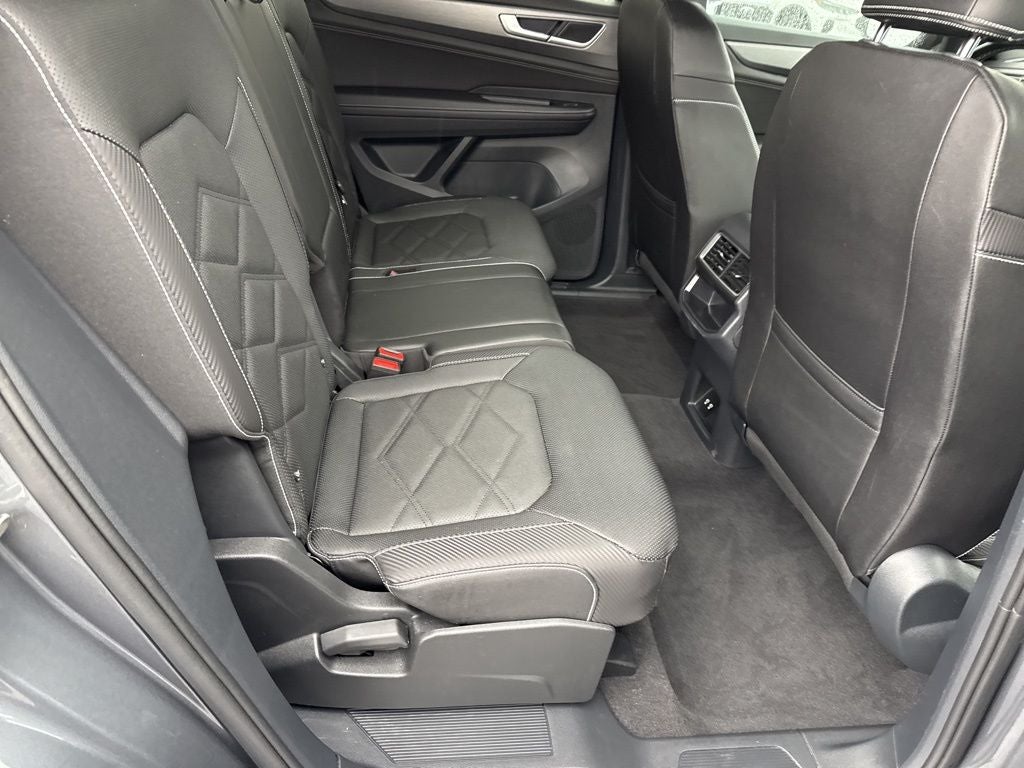 2025 Volkswagen Atlas Cross Sport 2.0T SE w/Technology