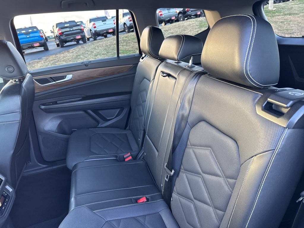 2024 Volkswagen Atlas 2.0T SE w/Technology