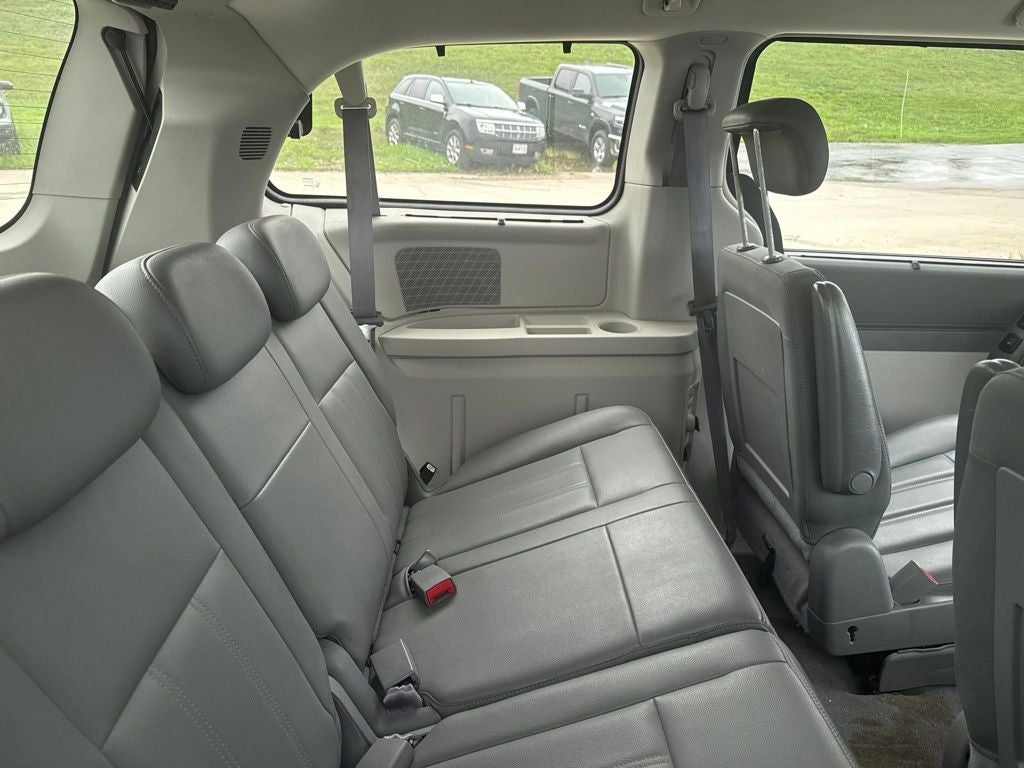 2010 Chrysler Town & Country Touring