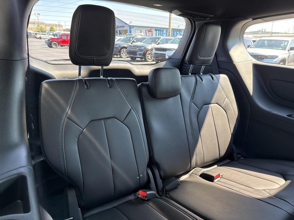 2025 Chrysler Pacifica PACIFICA SELECT