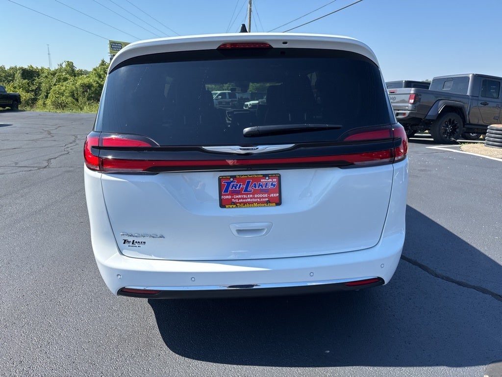 2025 Chrysler Pacifica PACIFICA SELECT