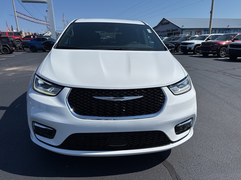 2025 Chrysler Pacifica PACIFICA SELECT