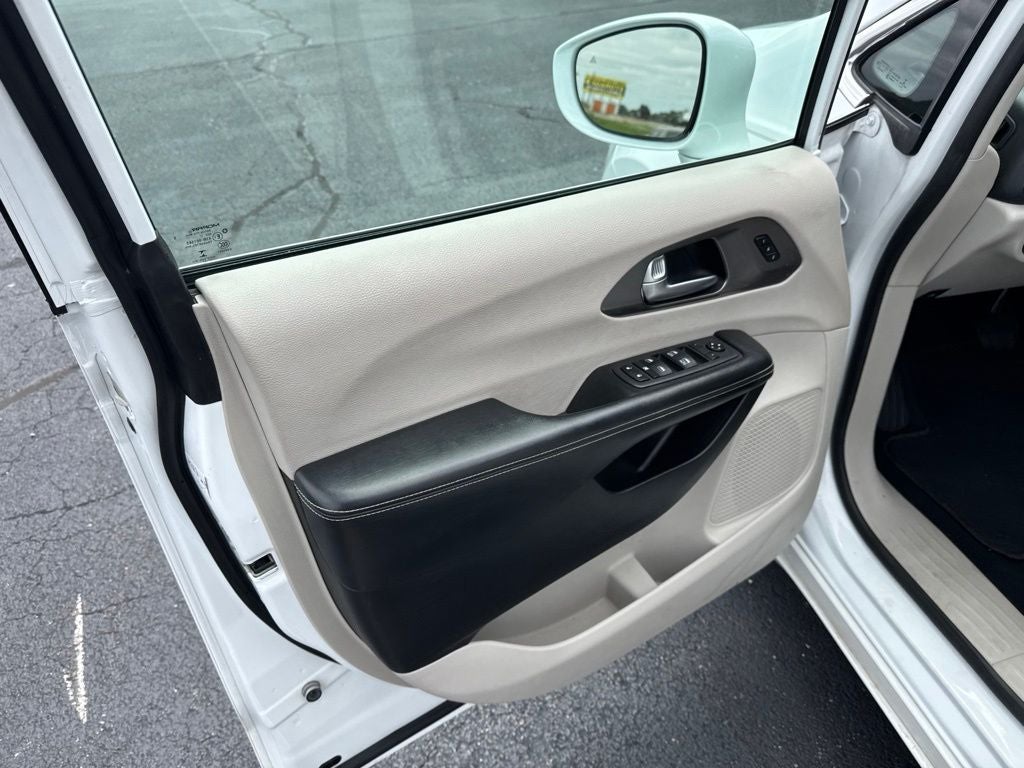 2021 Chrysler Pacifica Touring L