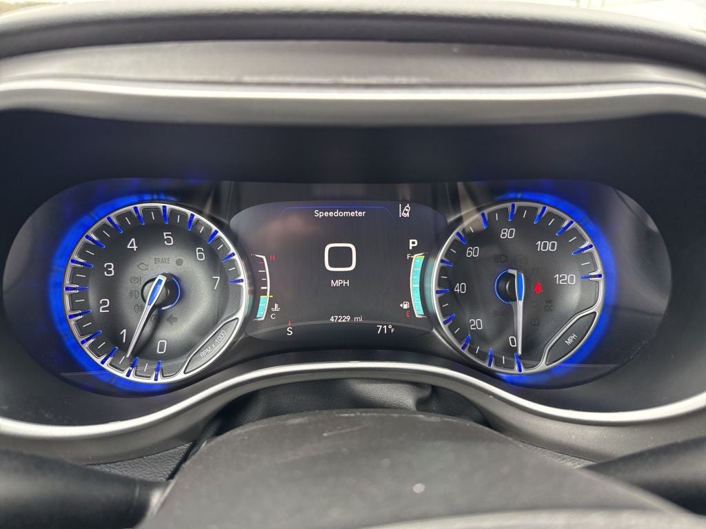 2025 Chrysler Pacifica Select