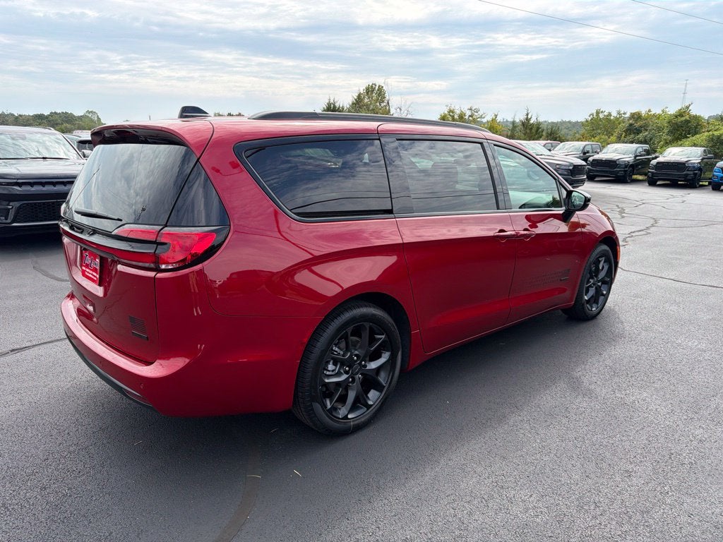 2027 Chrysler Pacifica PACIFICA SELECT