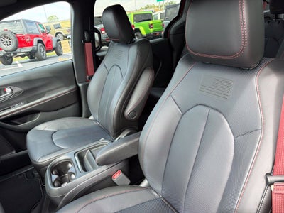 2027 Chrysler Pacifica PACIFICA SELECT