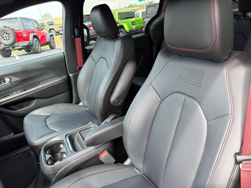 2027 Chrysler Pacifica PACIFICA SELECT