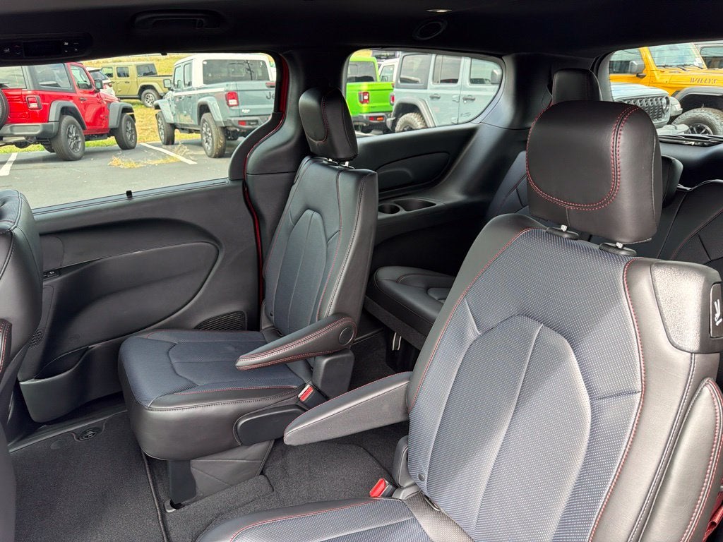 2027 Chrysler Pacifica PACIFICA SELECT