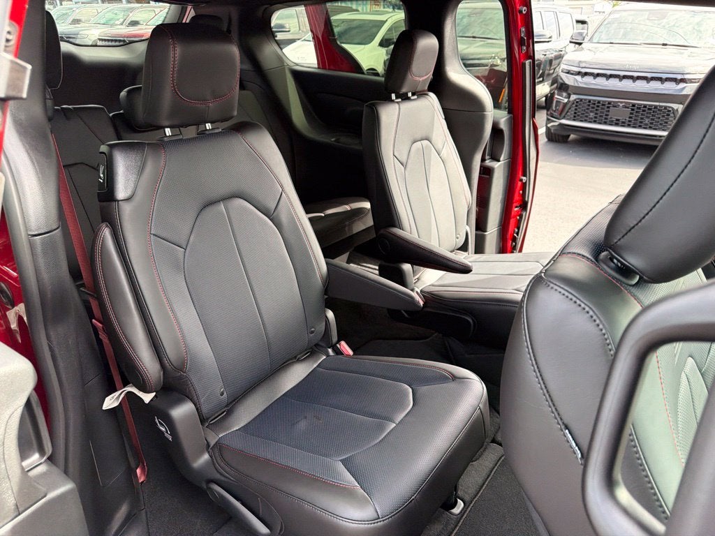 2027 Chrysler Pacifica PACIFICA SELECT