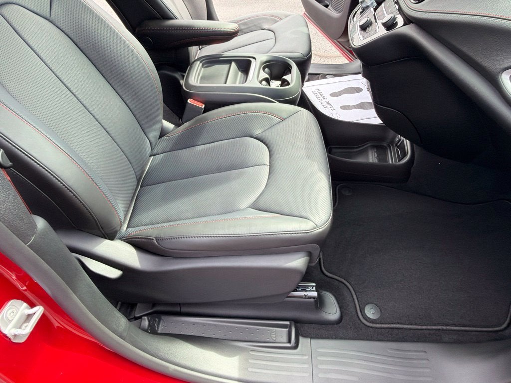 2027 Chrysler Pacifica PACIFICA SELECT