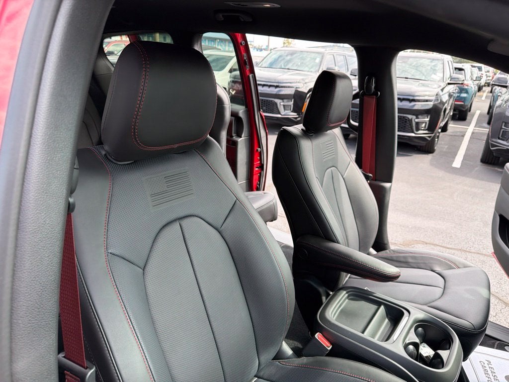2027 Chrysler Pacifica PACIFICA SELECT