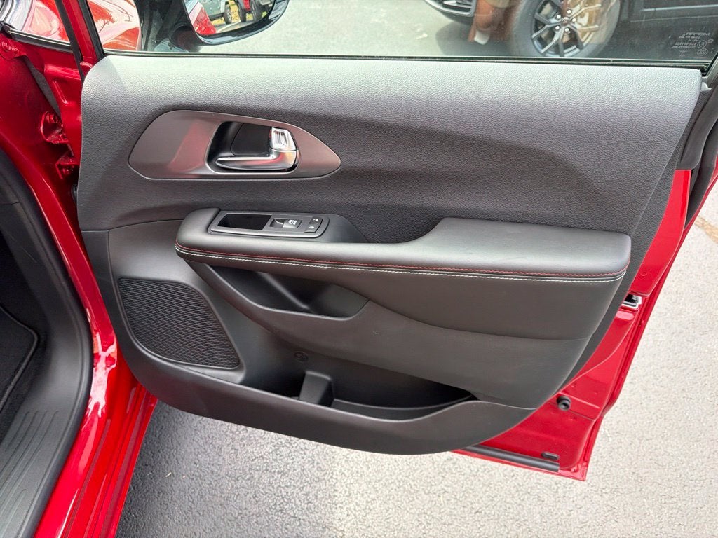 2027 Chrysler Pacifica PACIFICA SELECT