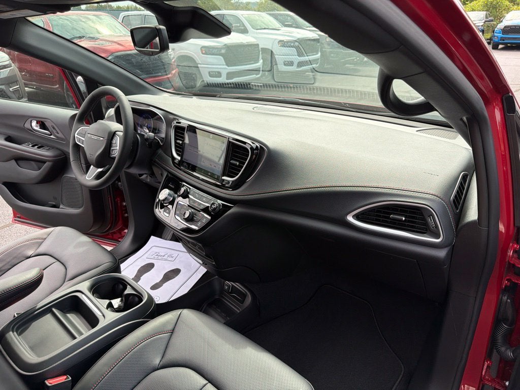 2027 Chrysler Pacifica PACIFICA SELECT