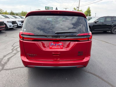 2027 Chrysler Pacifica PACIFICA SELECT