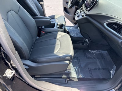 2025 Chrysler Pacifica PACIFICA SELECT