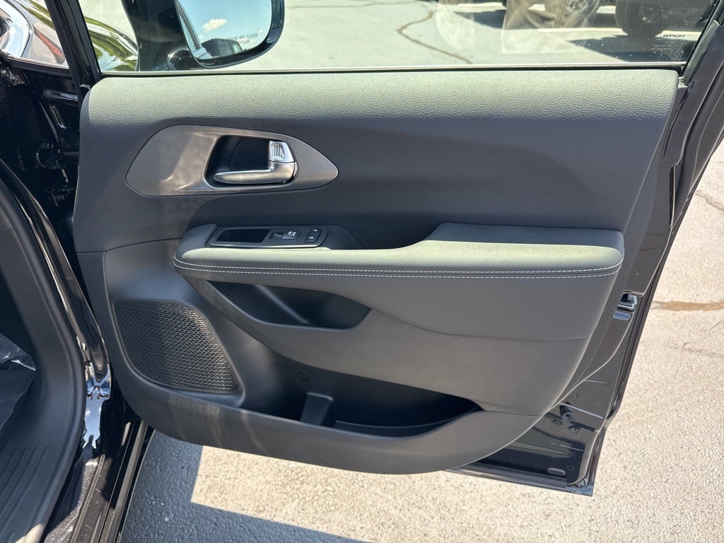 2025 Chrysler Pacifica PACIFICA SELECT