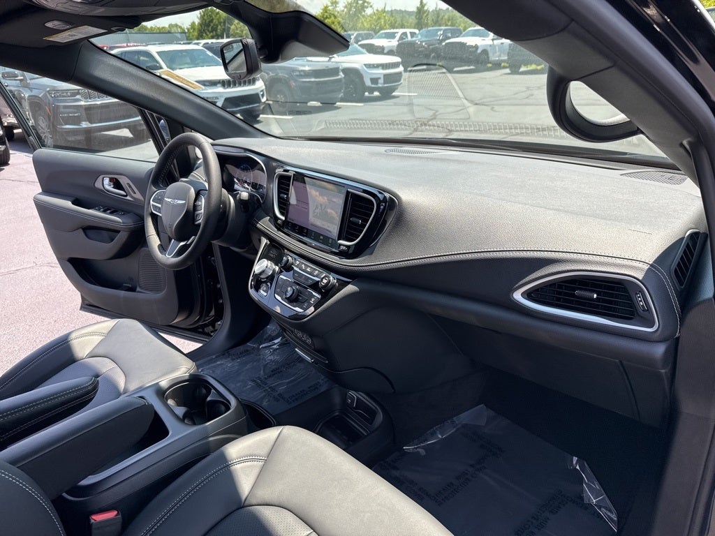 2025 Chrysler Pacifica PACIFICA SELECT