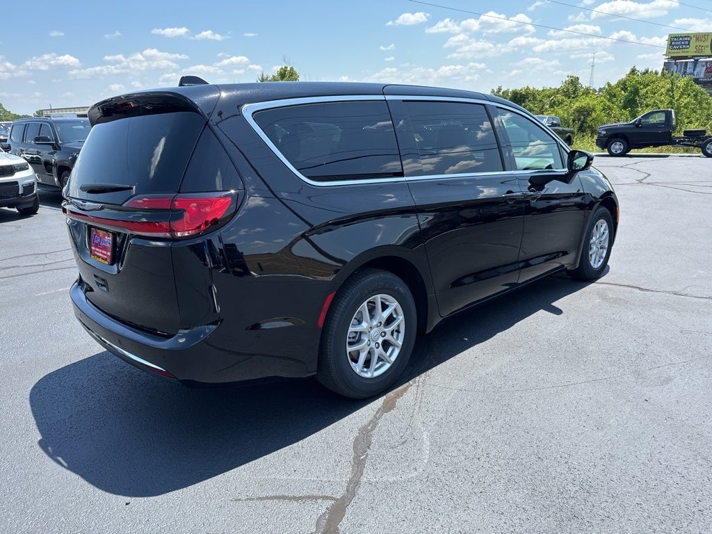 2025 Chrysler Pacifica PACIFICA SELECT