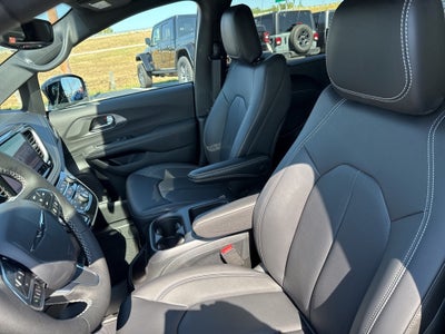 2025 Chrysler Pacifica PACIFICA SELECT