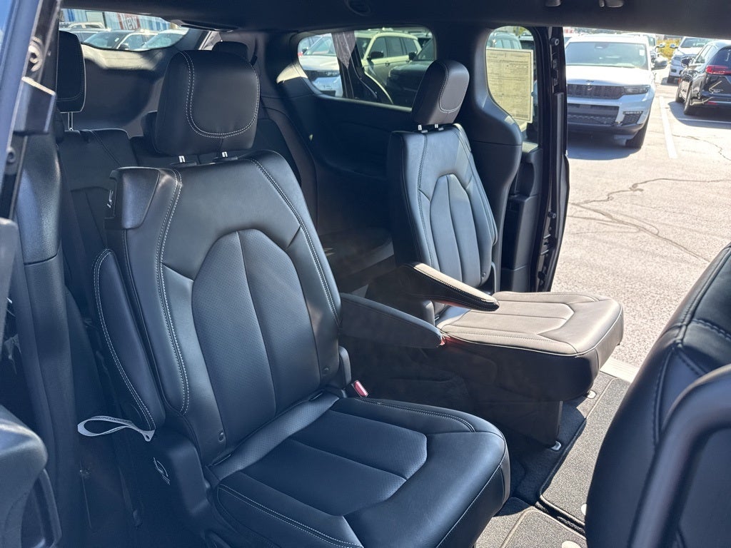 2025 Chrysler Pacifica PACIFICA SELECT