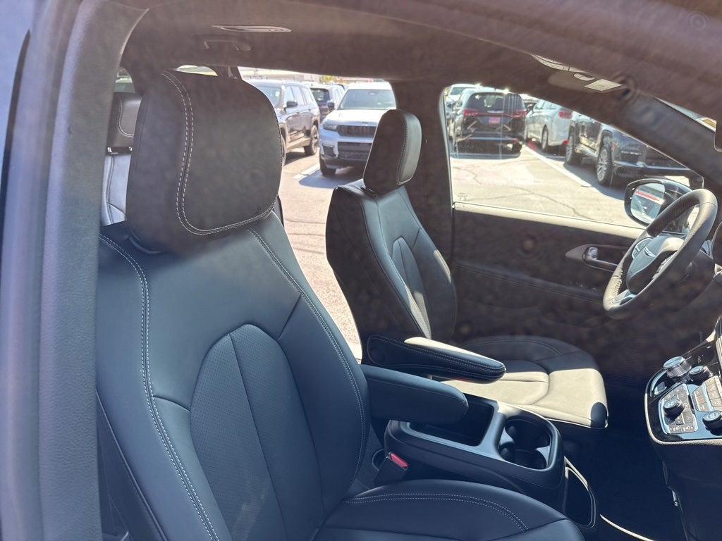 2025 Chrysler Pacifica PACIFICA SELECT