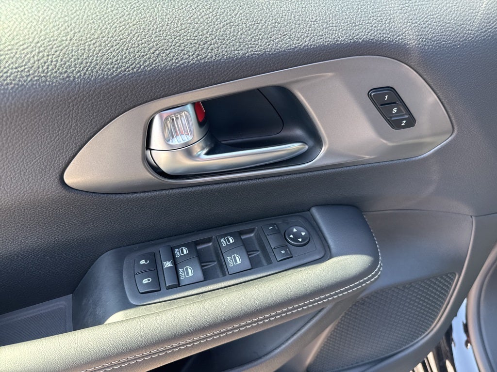 2025 Chrysler Pacifica PACIFICA SELECT