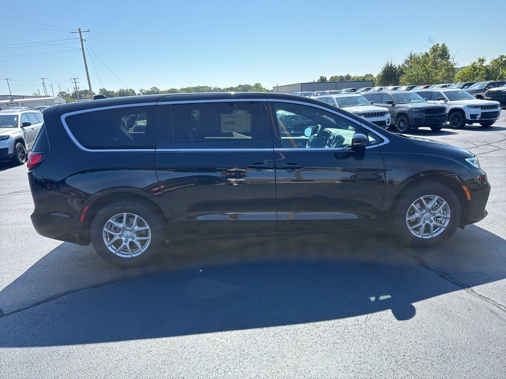 2025 Chrysler Pacifica PACIFICA SELECT