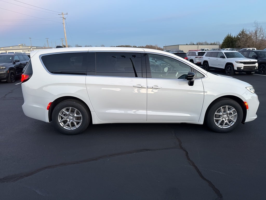 2026 Chrysler Pacifica PACIFICA SELECT