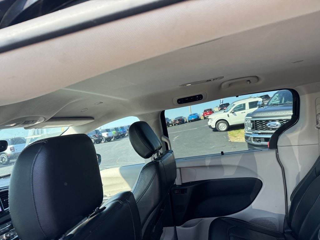 2022 Chrysler Pacifica Touring L